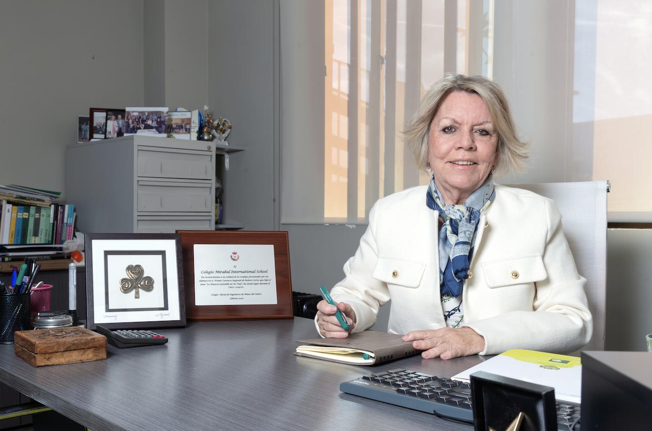 Directora Mirabal International School Directora Mirabal International School