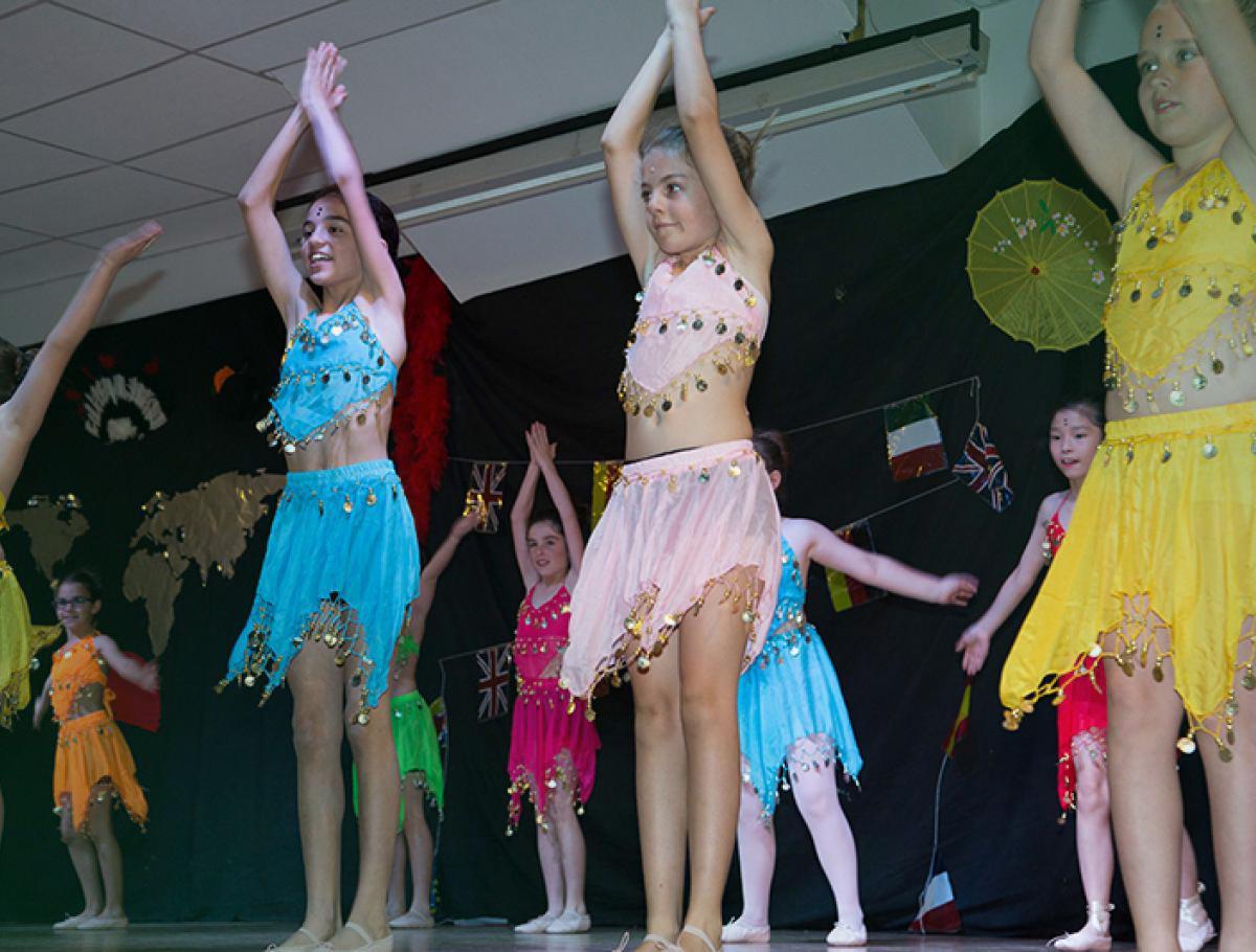 Danza por alumnos de Secundaria